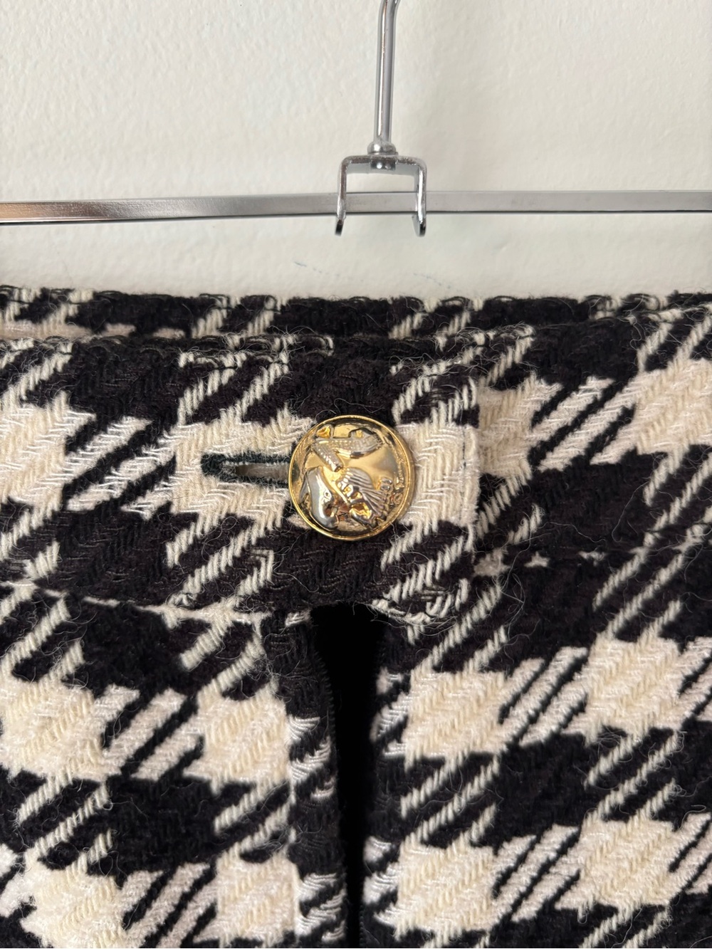 Salvatore Ferragamo vintage 80’s? Wool Black and Cream Houndstooth Pencil Skirt - Picture 6 of 8